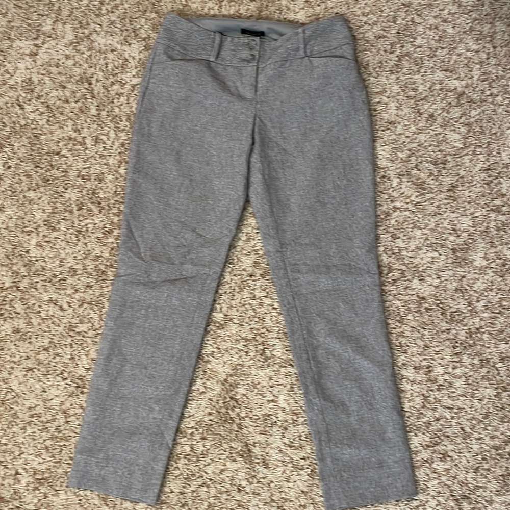 Ankle length cropped trousers from The Limited. Size 0